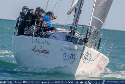 R.C.N. VALENCIA. «MONER JOYEROS-ARS SONUM» IMPONE SU LEY EN LA WINTER SERIE J80