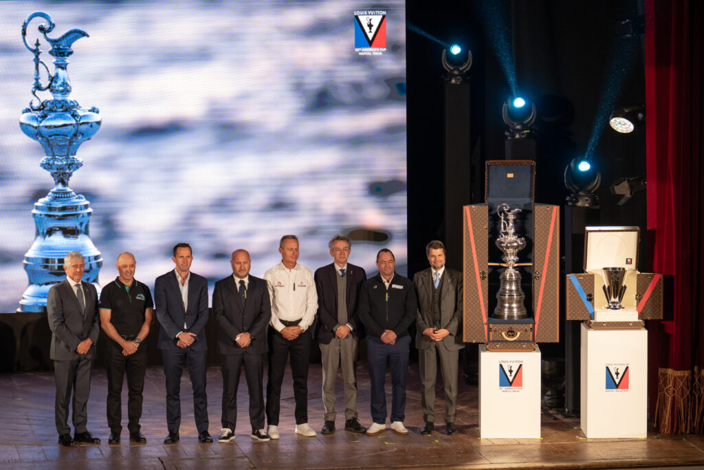 LA ASOCIACIÓN DE LA COPA AMÉRICA SE INICIA OFICIALMENTE CON LA RENOVACIÓN DEL PATROCINIO DE LOUIS VUITTON EN LA PRESENTACIÓN DE LOS EQUIPOS PARA LA 38ª AMERICA’S CUP