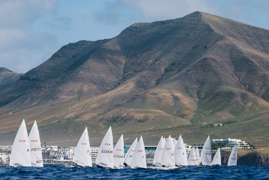 LA VELA OLÍMPICA MANTIENE EL PULSO EN LANZAROTE