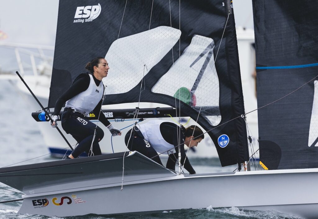 MALLORCA SAILING CENTER REGATTA. BARCELÓ Y CANTERO LIDERAN EL FX