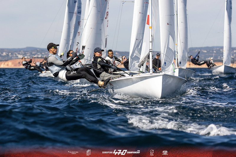 CAMPEONATO DE EUROPA 470 2026. LAS SERIES FINALES ELIGEN A LOS 10 MEJORES EQUIPOS