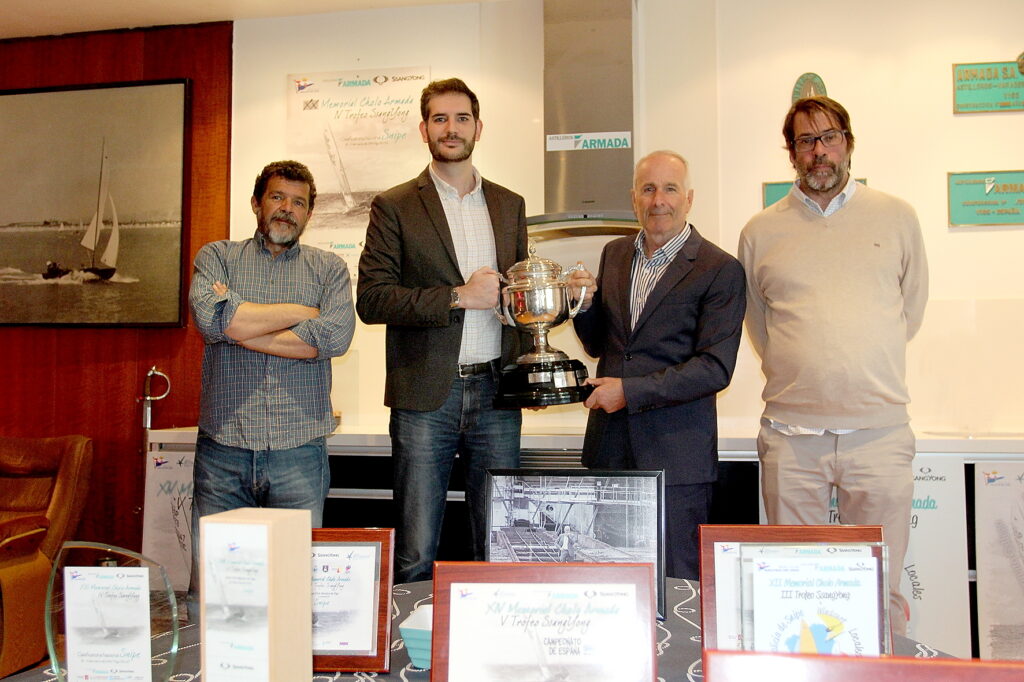 R.C.N. VIGO. BERMÚDEZ DE CASTRO Y PARDO, DEFIENDEN TÍTULO EN EL MEMORIAL CHOLO ARMADA DE SNIPE