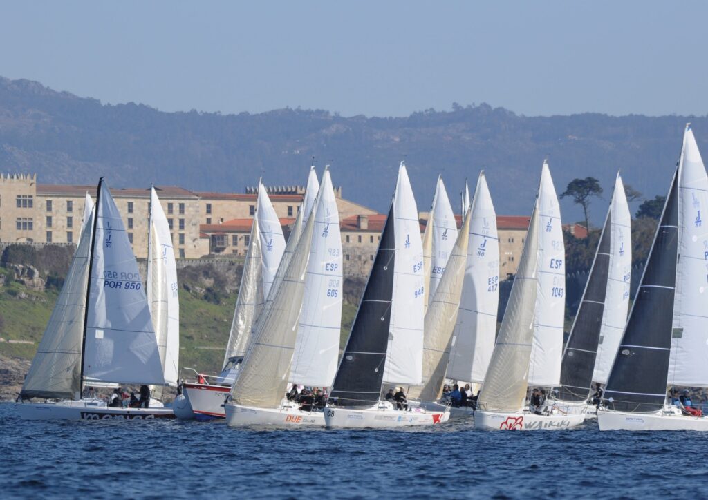 M.R.C.Y. BAYONA. LA LIGA DE INVIERNO BAITRA J80 RETOMA LA COMPETICIÓN EN BAIONA CON MÁXIMA IGUALDAD