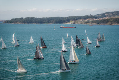 COMBARRO ACOGE UN DECISIVO PENÚLTIMO ASALTO DE LA 12ª REGATA INTERCLUBES RÍA DE PONTEVEDRA
