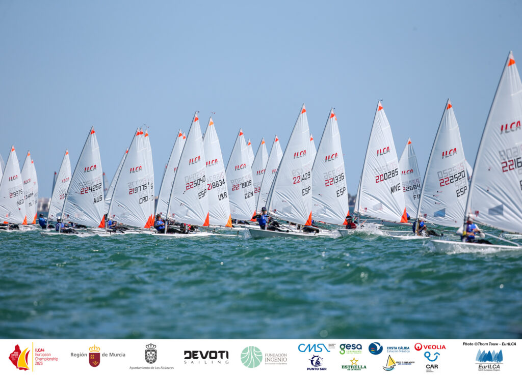LA ACTIVIDAD SE INTENSIFICA TRAS LA SEGUNDA JORNADA DEL CAMPEONATO DE EUROPA JUVENIL ILCA 4