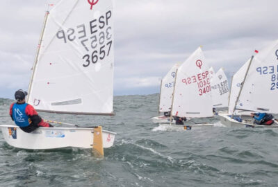 DANI CAPA NUEVO LÍDER DEL CAMPEONATO DE ESPAÑA DE OPTIMIST 2026