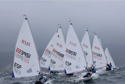 ECHAVARRI Y FERRANDO LÍDERES EN EL ECUADOR DEL CAMPEONATO DE ESPAÑA ILCA 6 EN MELILLA