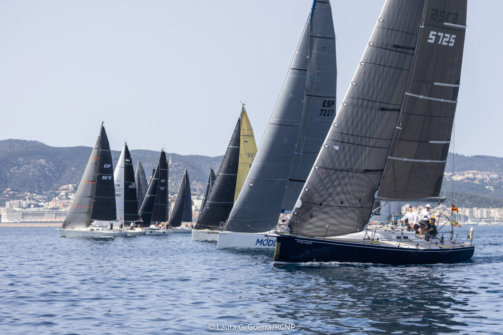 R.C.N. PALMA. ZARPA LA XIII VOLTA A MALLORCA A3 RUMBO A LA COSTA NORTE