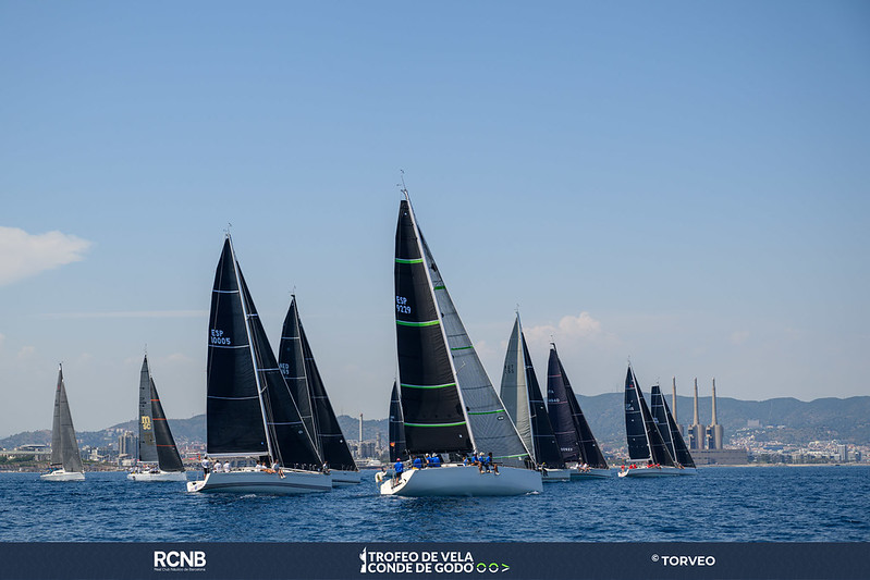 EL 53º TROFEO CONDE DE GODÓ DE VELA OOA ARRANCA CON DUELOS ESPECTÁCULARES