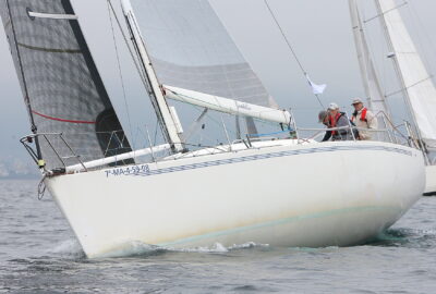«SIRADELLA» GANA CON AUTORIDAD EN TIEMPO REAL LA PRIMERA ETAPA DEL DESAFÍO RÍAS BAIXAS NB21