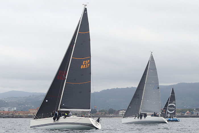 R.C. ASTUR DE REGATAS. EL TROFEO PRIMAVERA CELEBRÓ LA SEXTA JORNADA PARA LAS CLASES SNIPE Y CRUCEROS