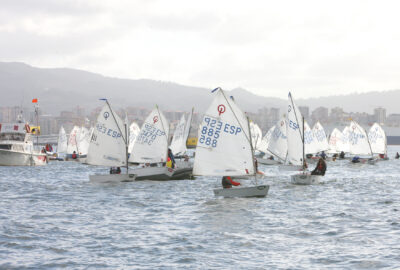 R.C.N. VIGO. LA REGATA ABANCA DE VELA LIGERA CONCLUYE SU SERIE DE PRUEBAS CON LA CLASE OPTIMIST