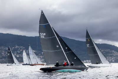 R.C.N. SANXENXO. EL TROFEO XACOBEO CONTINÚA CON LA 3ª SERIE DE LA LIGA DE 6M Y J80