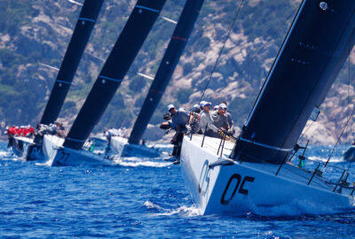 «SLED» COMIENZA LIDERANDO EL MUNDIAL DE TP52 CON PERMISO DE «VAYU»