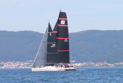 EL «CORSARIO THUNDER» PROTAGONISTA DE LA PRIMERA JORNADA DEL XXVI GRAN TROFEO FARO DE COORRUBEDO-REGATA RAMIRO CARREGAL REY