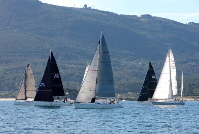 «CORISCO III» RECOGE EL LANZE DEL «SIRADELLA» Y SE LLEVA LA SEGUNDA JORNADA EN TIEMPO REAL DEL DESAFÍO RÍAS BAIXAS NB21