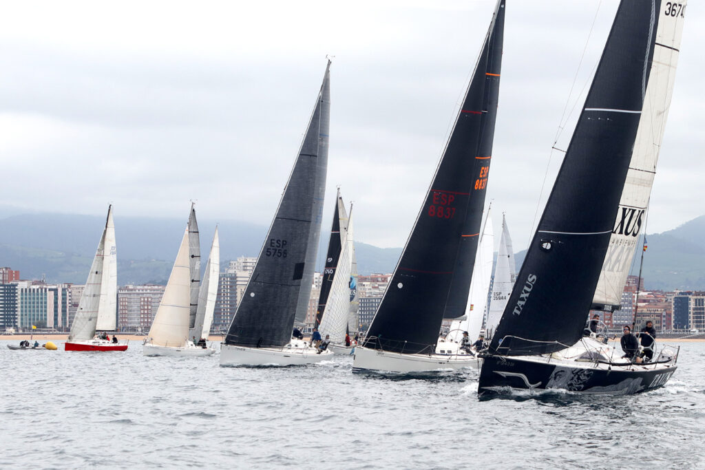 R.C. ASTUR DE REGATAS. LA ÚLTIMA PRUEBA DEL TROFEO PRIMAVERA SE DISPUTÓ EN CONDICIONES MUY COMPLICADAS