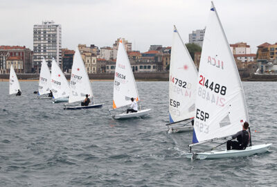 R.C. ASTUR DE REGATAS. EL XXI TROFEO SANTA CATALINA REUNIÓ A CERCA DE TREINTA EMBARCACIONES