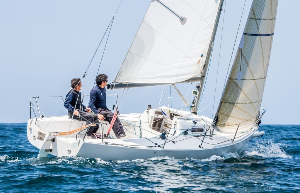 M.R.C.Y. BAYONA. LAS RÍAS BAIXAS PONEN A PRUEBA A LAS MEJORES TRIPULACIONES DE A2 DE GALICIA