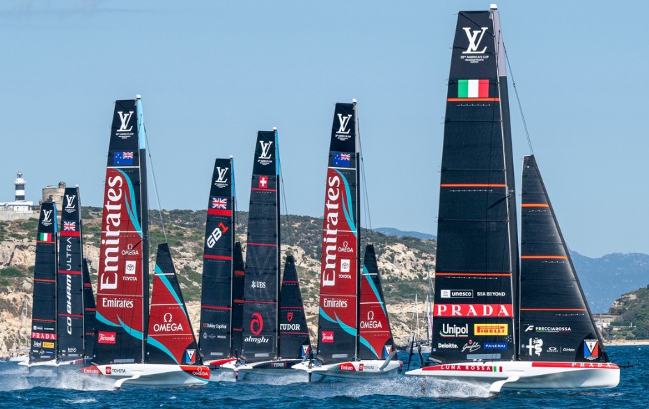 THE AMERICA’S CUP LOUIS VUITTON. NÁPOLES A ESCASOS DOS MESES DE LA SEGUNDA REGATA PRELIMINAR CON NUEVE AC40 EN EL AGUA