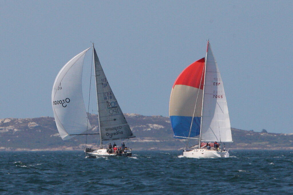 «URBAPAZ» DA UN GOLPE DE MANO Y «BALEA DOUS» SE COMPLICA SU LIDERATO A FALTA DE LA JORNADA FINAL DE LA 63ª REGATA RÍAS BAIXAS
