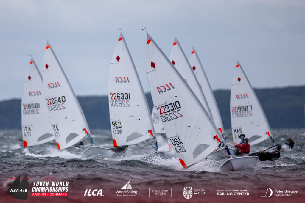 BLANCA FERRANDO LIDERA EL MUNDIAL JUVENIL DE ILCA 4 FEMENINO
