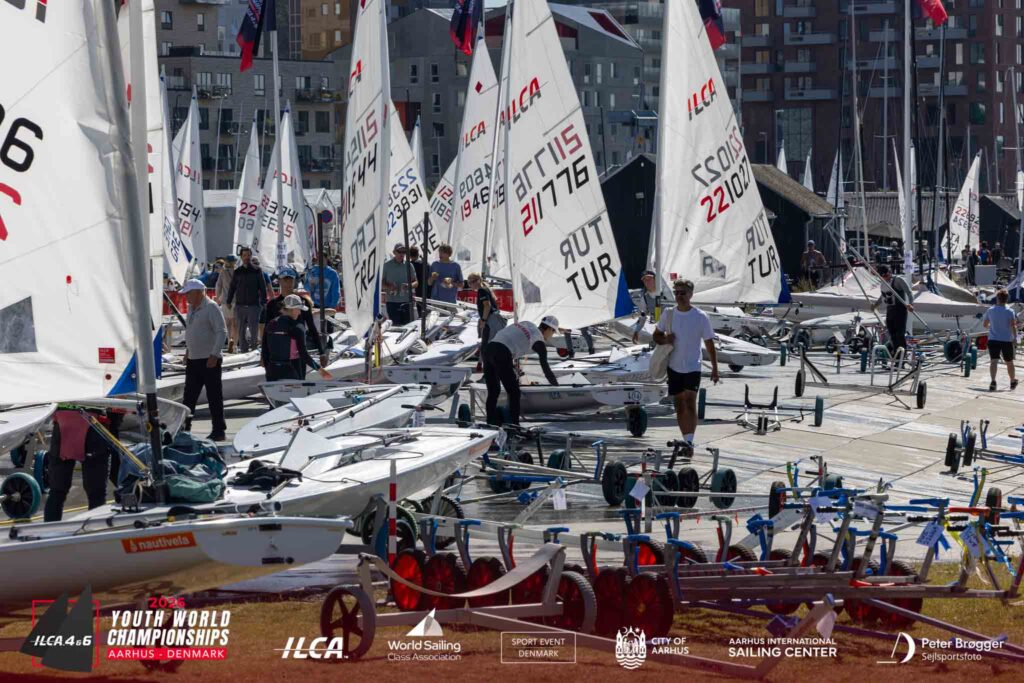 AARHUS DA DE NUEVO LA BIENVENIDA AL CAMPEONATO DEL MUNDO JUVENIL DE ILCA 6