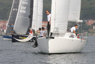 EOLO REFUCE LA BATALLA POR LA REGATA GUARDIAMARINA A LA ETAPA VIGO-MARÍN