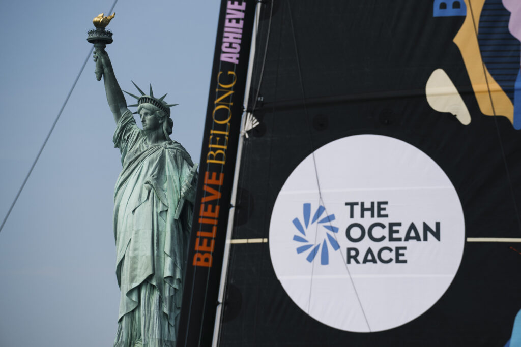 LOS SEIS IMOCAS DE THE OCEAN RACE ATLANTIC SE DESPIDEN DE NUEVA YORK RUMBO A LA ZONA DE SALIDA EN ALTA MAR