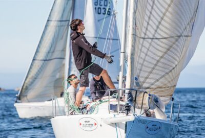 M.R.C.Y. BAIONA. EL «ARRISCAO» SE IMPONE EN UNA COMPLICADA PRIMERA JORNADA DE LA LIGA DE OTOÑO MARCURY ACATOR J80